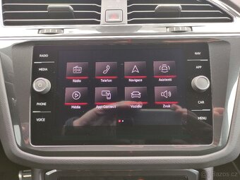 VW Tiguan RLine DSG 4x4 FullLED VIRTUAL HUD TAŽNÉ - 10