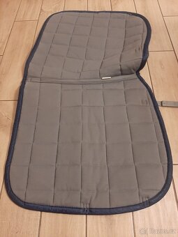 Eskadron sede podsedlovky - 10