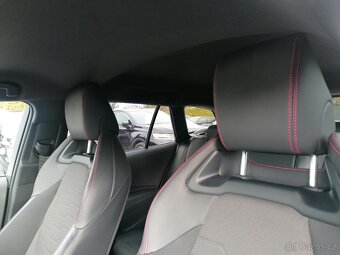 Toyota Corolla 1.8 Hybrid Premium - 10