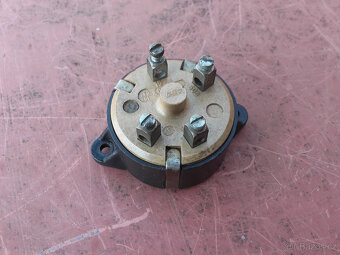 Wartburg - benzínová pumpa, kryt termostatu,spínací skříňka - 10