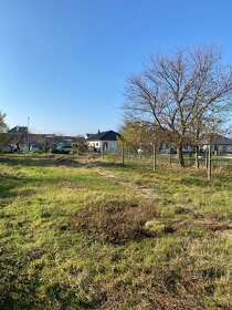 Prodej stavebního pozemku 994 m² - 10