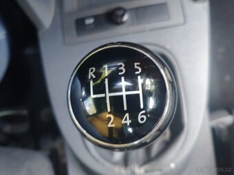 Volkswagen Touran 1.6i, PĚKNÝ STAV, TOP CENA - 10