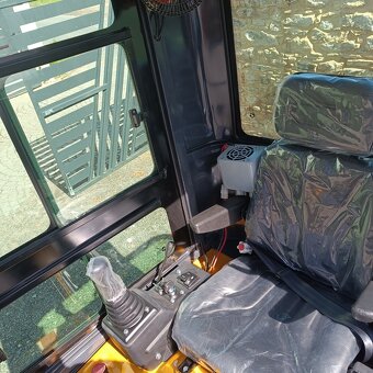 Minibagr G18SE PRO CAB, Kubota motor, roztahovací pásy - 10
