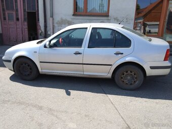 Volkswagen Bora 1.6 - 10