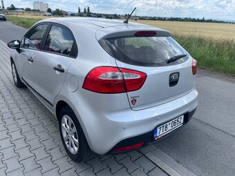 Kia Rio 1,3i benzin rok 2013 koup CZ - 10