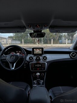 Mercedes Benz CLA - 10