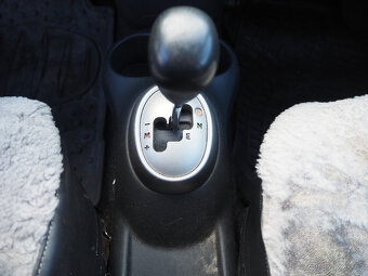 Toyota Yaris 1.0 AUTOMATICKÁ převodovka - 10