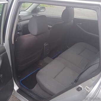 Toyota Corolla combi 2.0d 66kw r.v.2004 - 10