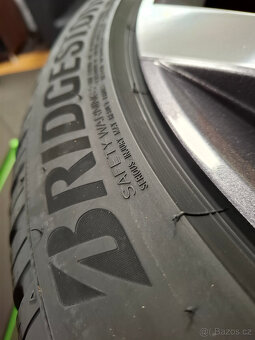 Nový zimní komplet Enyaq, Elroq 235/50+255/45 R20 Bridgeston - 10