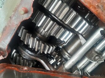 Praga V3S  převodovka s vývodem na navijak - 10