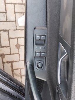 Prodám díly z VW Passat B7 2.0 TDI 103kw - 10
