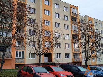 Nabízíme pronájem bytové jednotky v ulici Červenohrádecká 15 - 10