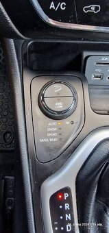 Jeep Cherokee, 147kW,4x4,servis,ČR,nehav. - 10