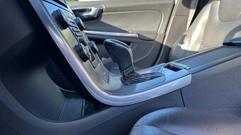 Volvo V60 D6 2,4l Plug-in-Hybrid 208kw AWD - 10