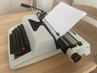 Psací stroj zn consul model 2226 - 10