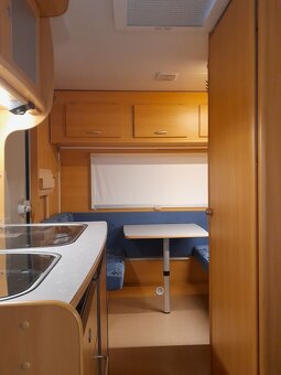 Nezávislý karavan Dethleffs 390 New Line, 4 postele - 10