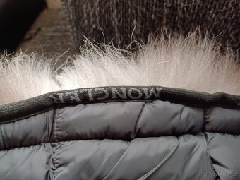 Dámská zimní bunda - kabatek Moncler velikost 3 (M-L) - 10
