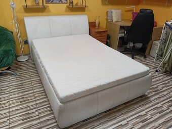 Kvalitní polohovací postel s úložným prostorem - 10