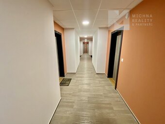 Prodej bytu 2+kk, 44 m2, Parovací stání - Rosice - 10