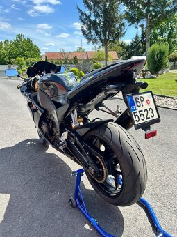 Kawasaki Ninja ZX 10 R - 10