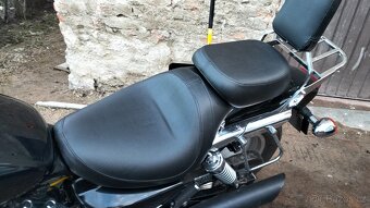 Honda Magna 750 - 10