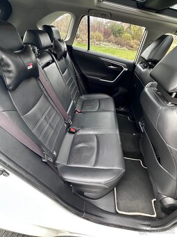 Prodám Toyota Rav 4 Hybrid Exekutiv top 360 JBL pano - 10