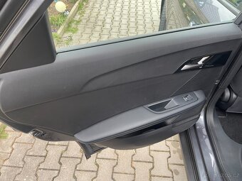 Prodám MG4 Electric r,v,12/2022 125 KW baterie 54 KWh DPH - 10