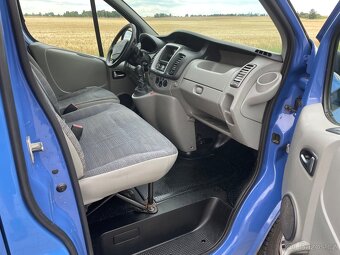 Renault Trafic Passenger 2,0dci 84 kw rok 2011 9.míst - 10