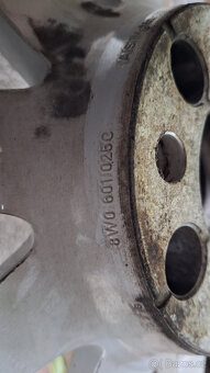 Audi A4 B9 original - typ V spoke 225/50 R17 zimní sada - 10