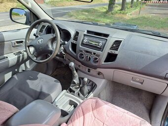 Toyota HILUX 2,5 88 kW - 10