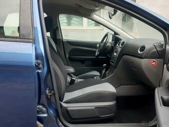 Ford Focus 1.6 16V 74kW klima 120000km 1.Majitel - 10