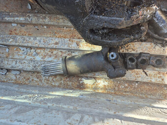 Vyvážečka John Deere 1110D, Valmet náhradní díly - 10