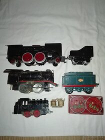 Parní lokomotivy 4 ks, tendrů 2 ks a vagónů 2 ks - 10