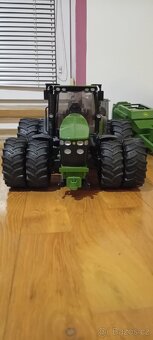 BRUDER Traktor +přídavná kola 4X - 10