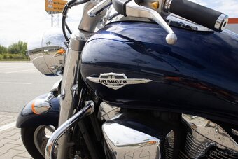 Suzuki VLR 1800 Intruder - 10