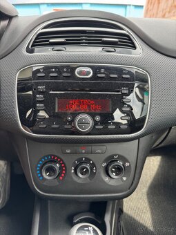 Fiat Punto EVO 1.4i 55kW AUTOMATICKÁ převodovka, klima - 10