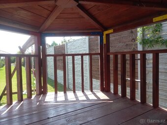 Dětské hřiště s houpačkami, klouzačkou atd - 10