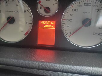 Peugeot 407 2,0 HDI 100 kW rok 2008 - 10