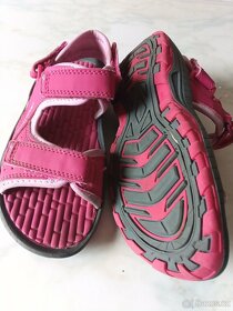 Sportovní boty a sandálky - 10