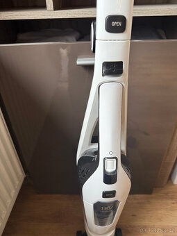 Tyčový vysavač Rowenta Dual Force RH6737WH - NOVÝ - 10