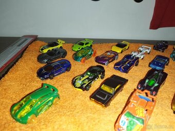 Hot wheels autíčka 36 ks - 10
