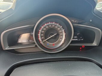 Mazda 3 1.5i Skyactive - 10
