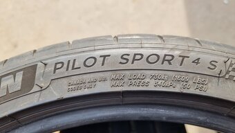 Letní pneu 255/35/20 Michelin - 10