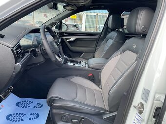 Volkswagen Touareg 3.0 TDi V6/210kW - R-LINE - 10