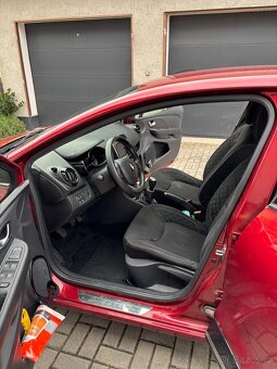 Renault Clio - 10