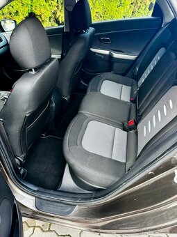 Kia Ceed SW 1.6 GDI Benzin - 10