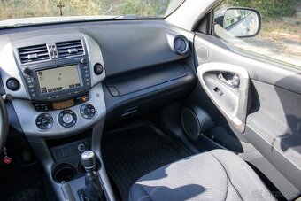 Toyota RAV4 - 10