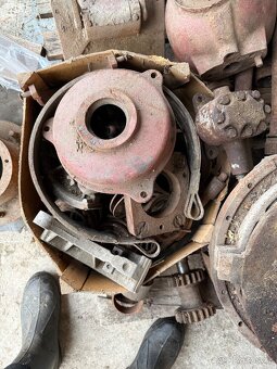 Díly na traktor - 10