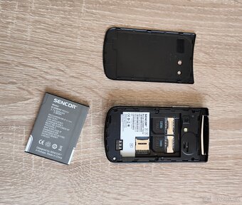 TLAČÍTKOVÝ MOBILNÍ TELEFON SENCOR ELEMENT P031V - 10