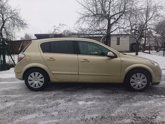 Benzínová Opel Astra 1.6 16V Twinport - 10